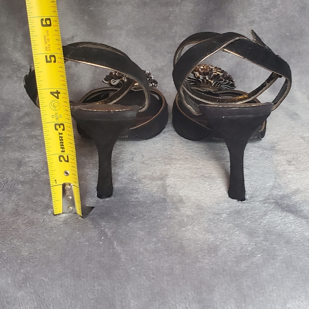 Shoes - Picture 4 of 5